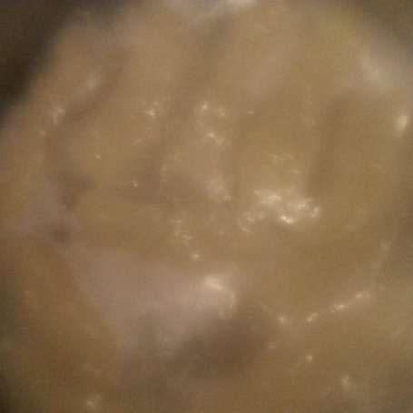 Krok 3 - Kuleczki ziemniaczane  z sosem  twarogowym foto