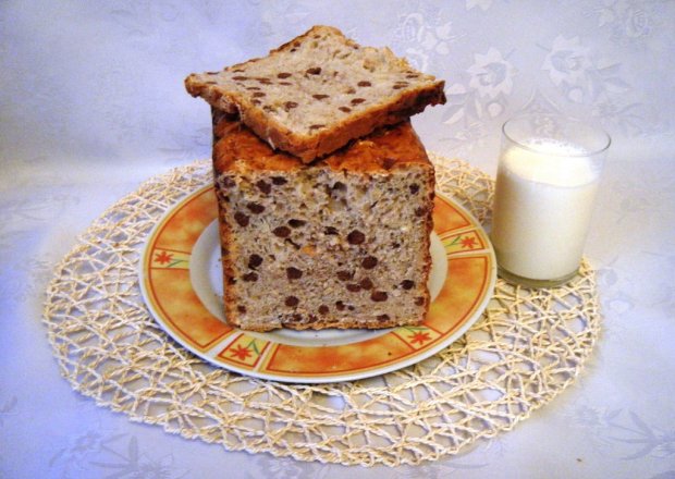 Fotografia przedstawiająca „Kulecznik”-chleb dla niejadka z wypiekacza do chleba