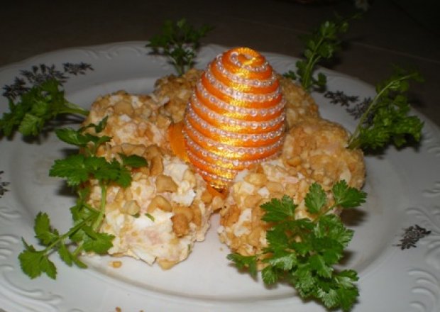 Fotografia przedstawiająca Kulki jajeczne w orzeszkach
