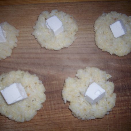 Krok 3 - Kulki ryżowe z serem Favita foto