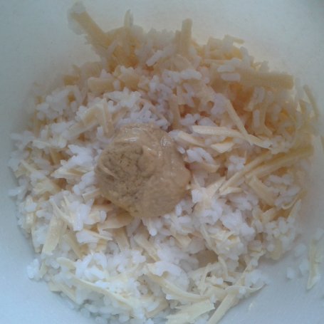 Krok 2 - Kulki ryżowe z serem foto