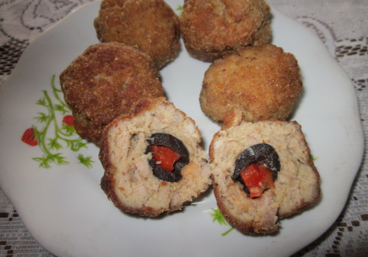 Kulki z czarnymi oliwkami foto