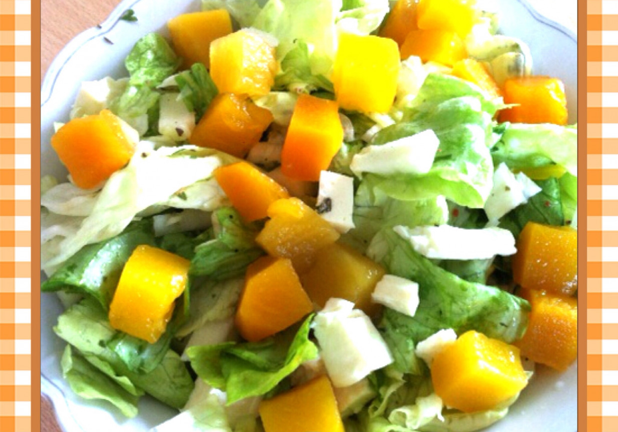 Kurbis salad - sałatka z dynią. foto