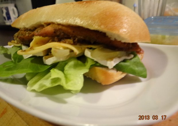 Fotografia przedstawiająca Kurczaczkowe burgery