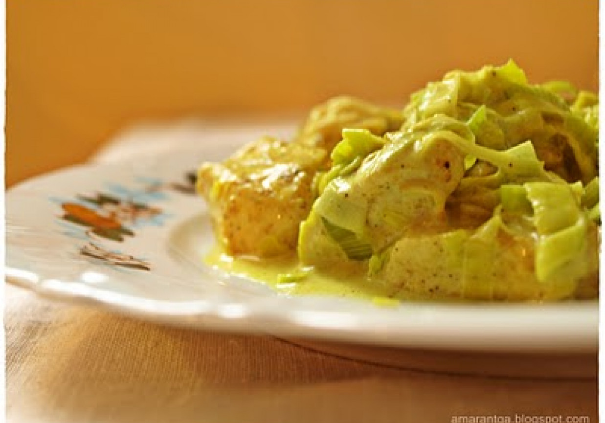 Kurczak curry w porach foto