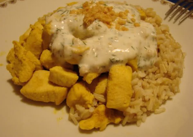 Fotografia przedstawiająca Kurczak curry w sosie koperkowym