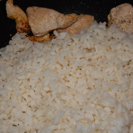 Krok 3 - Kurczak curry z ryżem i serem grana padano foto