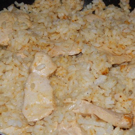 Krok 4 - Kurczak curry z ryżem i serem grana padano foto