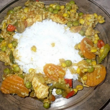 Krok 4 - Kurczak curry z ryżem i warzywami foto