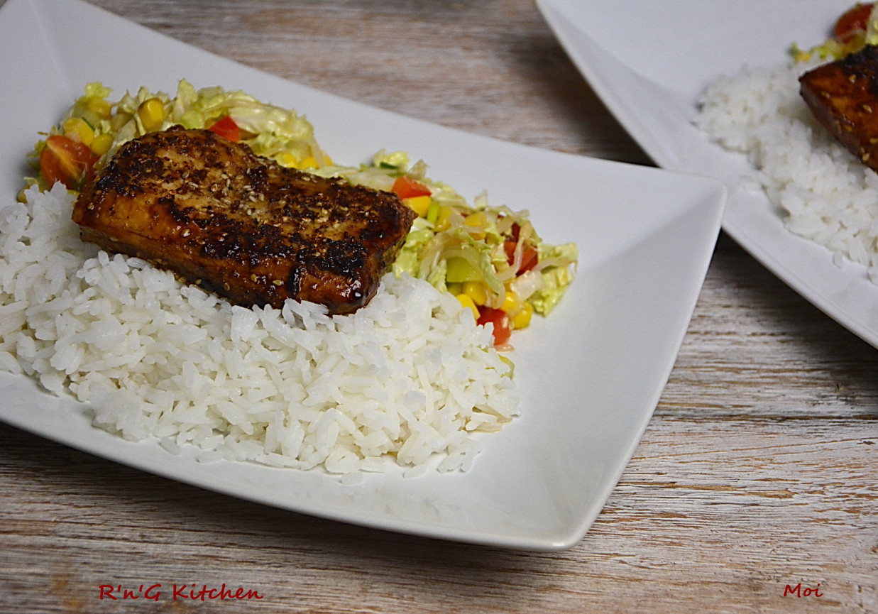 Kurczak Dak Bulgogi z surówką i ryżem foto