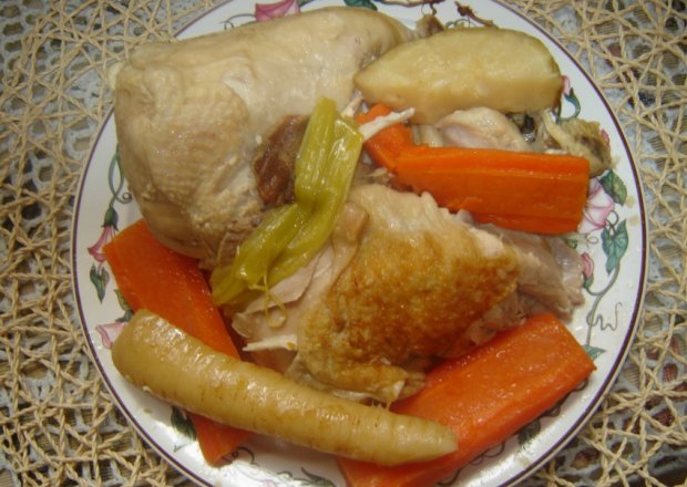 Fotografia przedstawiająca Kurczak duszony w warzywach