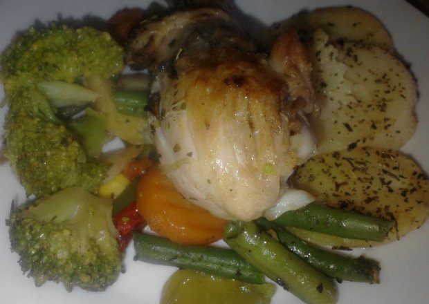 Fotografia przedstawiająca Kurczak duszony z warzywami