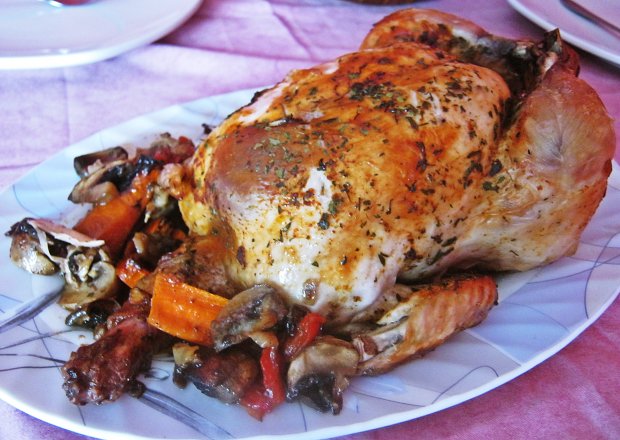 Fotografia przedstawiająca Kurczak faszerowany papryką i pieczarkami
