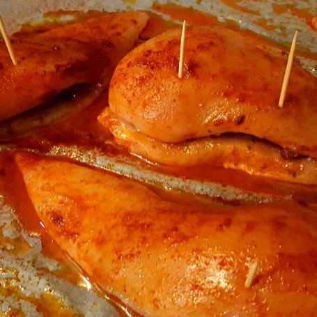 Krok 3 - Kurczak faszerowany suszonymi pomidorami z puree ziemniaczanym i sałatką foto