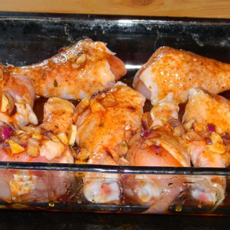 Krok 2 - kurczak glazurowany miodem z cebulką i czosnkiem foto
