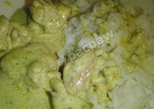 Fotografia przedstawiająca Kurczak gram masala w śmietanie
