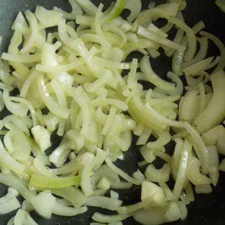 Krok 2 - Kurczak na jarzynce z kalarepy foto