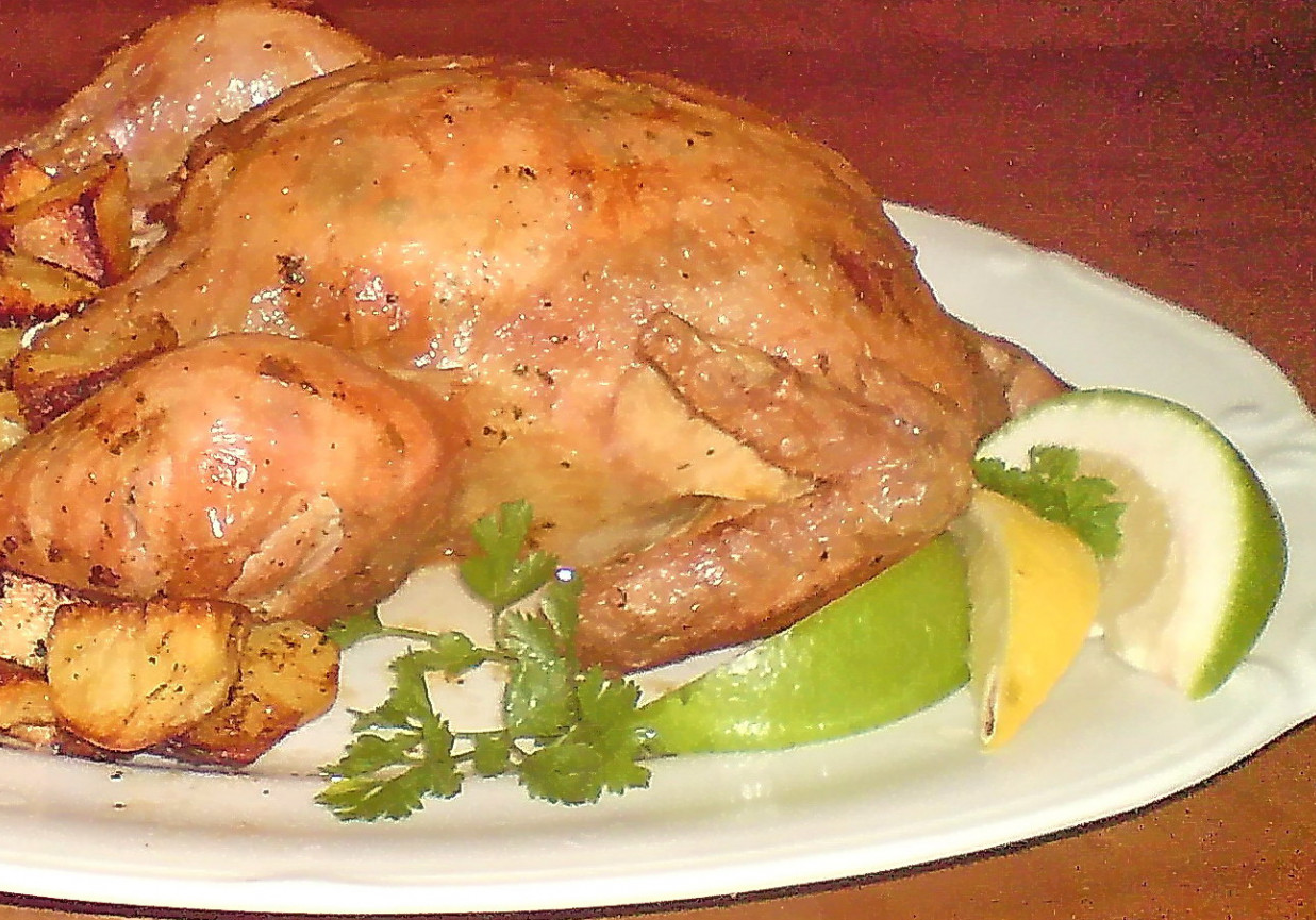 Kurczak pachnący cytrusami i pieczonymi warzywami foto