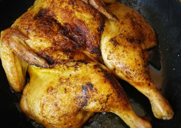 Fotografia przedstawiająca Kurczak pieczony na płasko