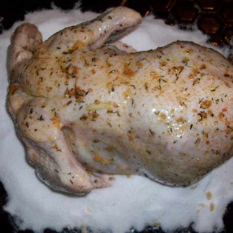 Krok 2 - Kurczak pieczony na soli foto
