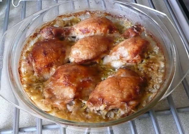 Fotografia przedstawiająca Kurczak pieczony w ryżu brązowym