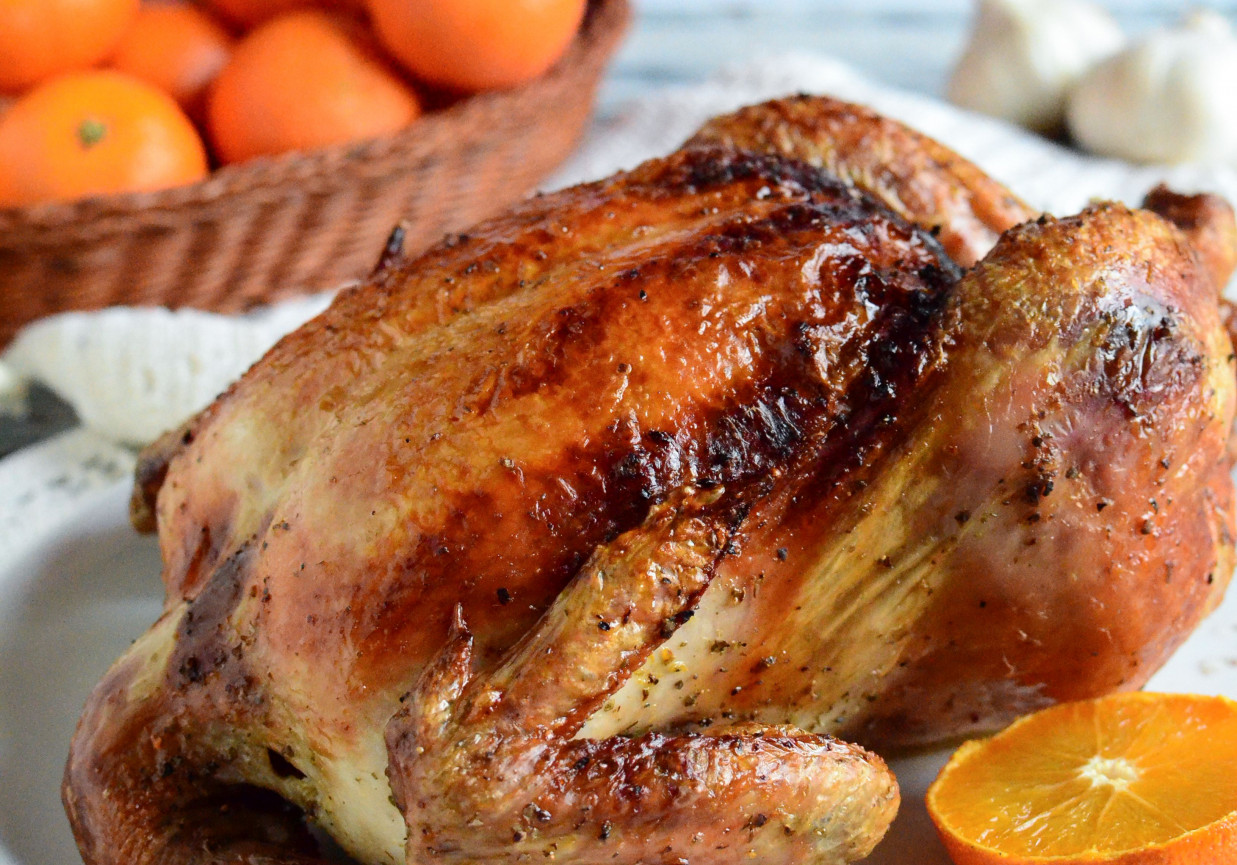 Kurczak pieczony z mandarynkami, czosnkiem i majerankiem foto