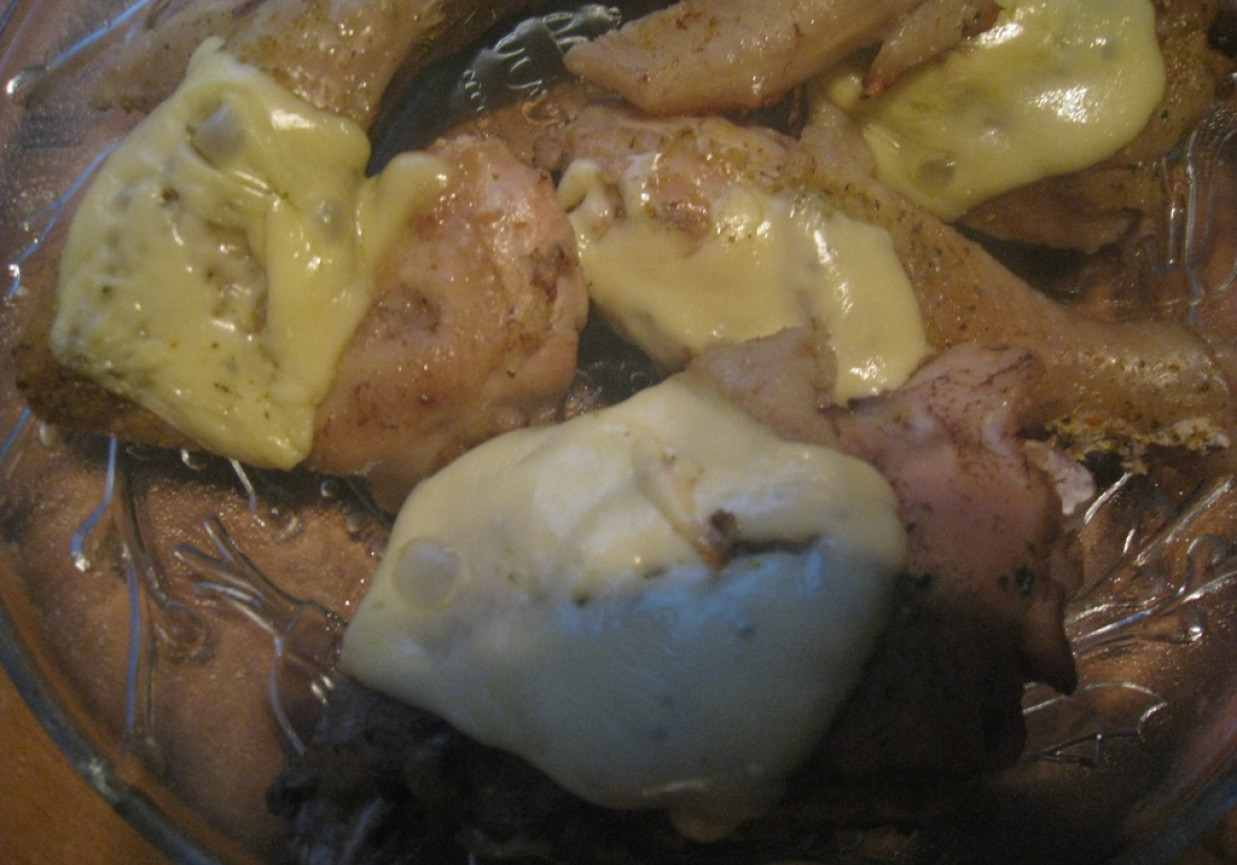 Kurczak pieczony z serem żółtym foto