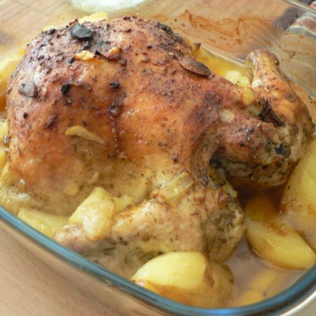 Krok 3 - Kurczak pieczony z ziemniaczkami i cebulką foto