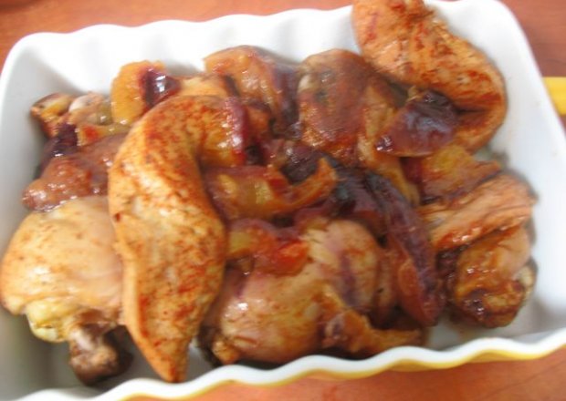 Fotografia przedstawiająca Kurczak pieczony ze śliwkami
