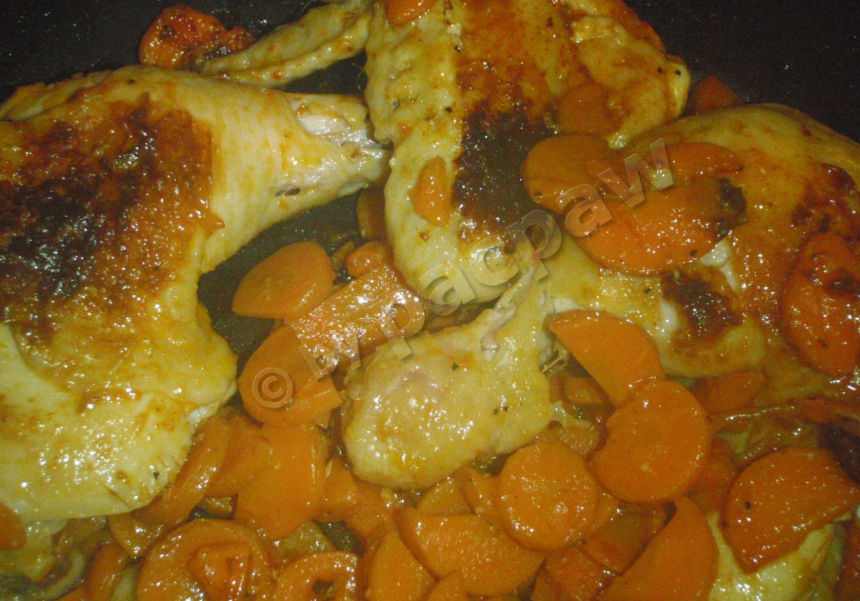 Kurczak pikantny smażony z marchewką foto
