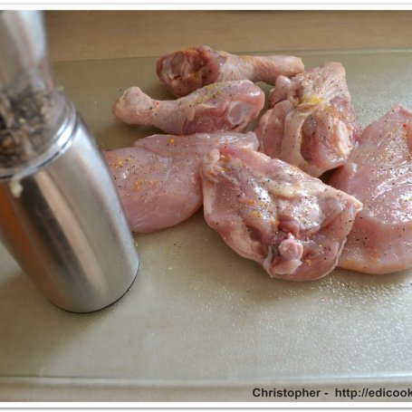 Krok 2 - Kurczak po norwesku w sosie śmietanowym. foto