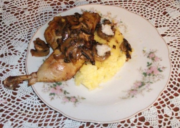 Fotografia przedstawiająca Kurczak sojowy z pieczarkami