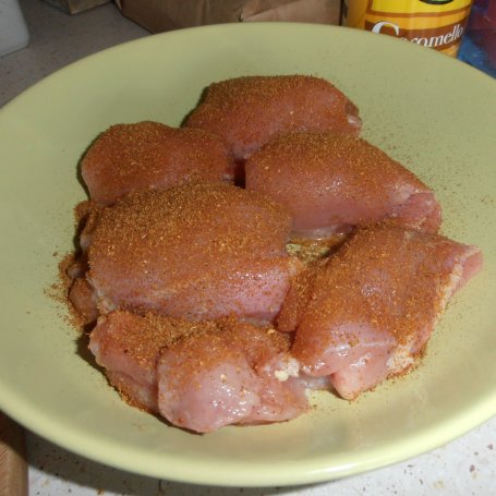 Krok 1 - Kurczak w kremowym sosie cebulowo-paprykowym foto