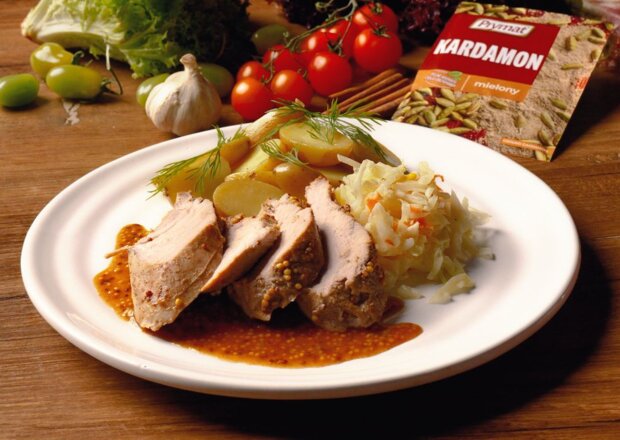 Fotografia przedstawiająca Marynata korzenno-musztardowa do polędwiczki