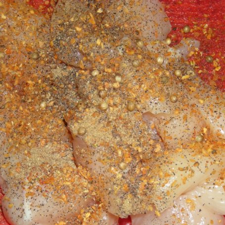 Krok 1 - kurczak w paprykowym sosie z mizerią foto
