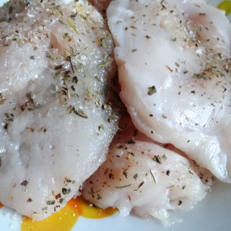 Krok 2 - Kurczak w serowej panierce z pomidorami i mozzarellą foto