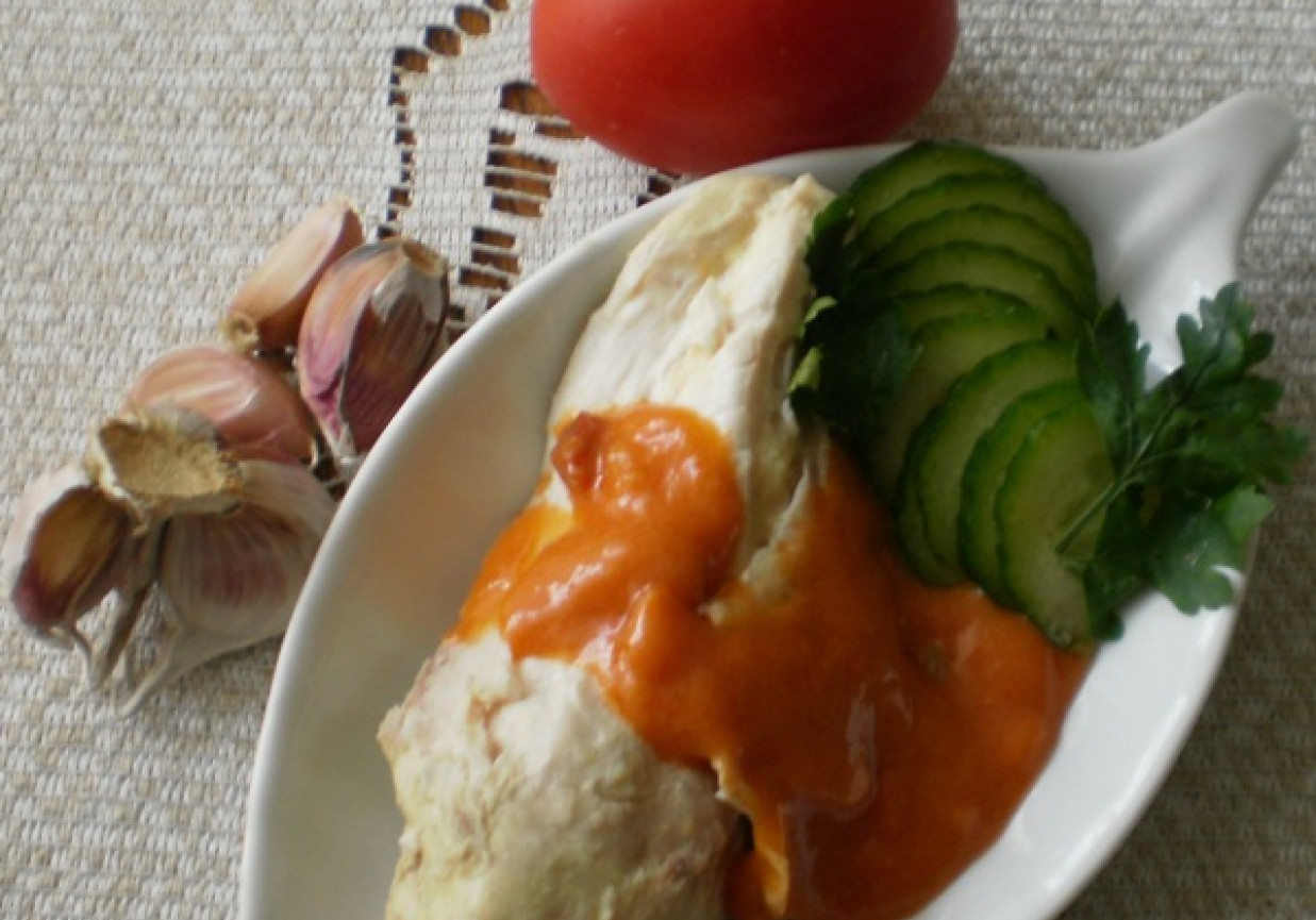 Kurczak w sosie pomidorowo-czosnkowym : foto
