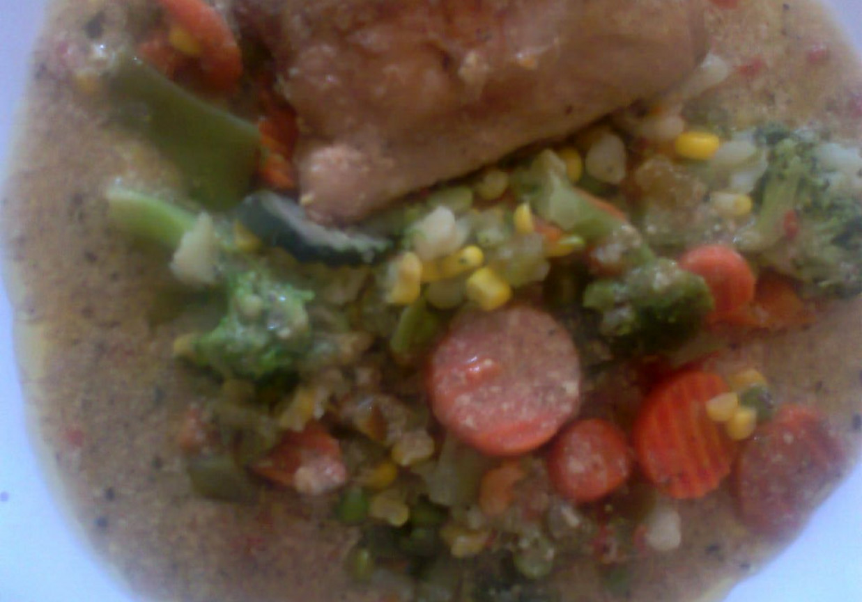 Kurczak w sosie prowansalskim i warzywnym mixsem foto