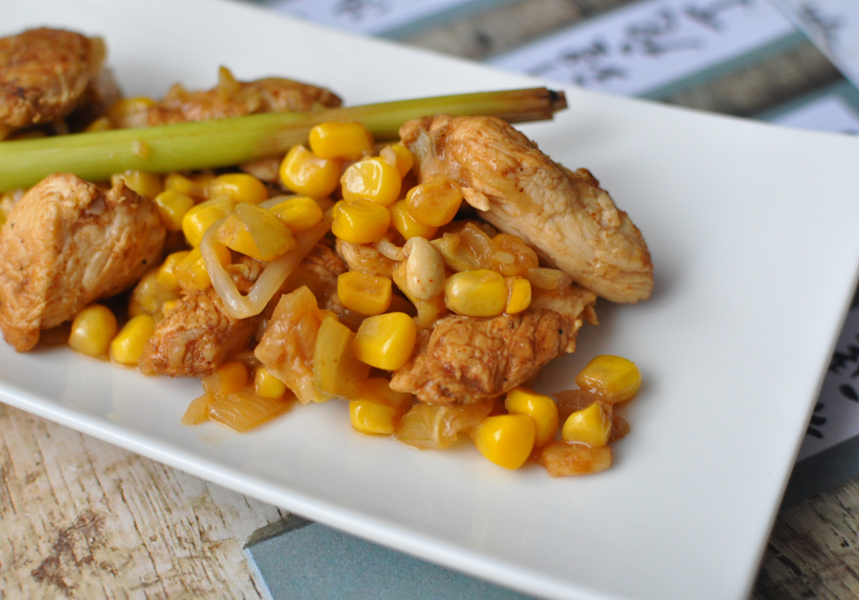 Kurczak w sosie teryiaki z kukurydzą foto