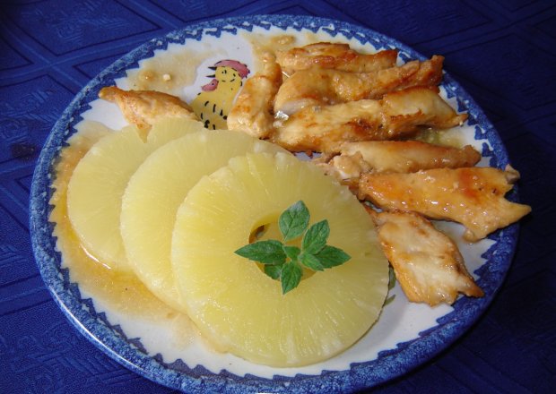Fotografia przedstawiająca Kurczak z ananasem