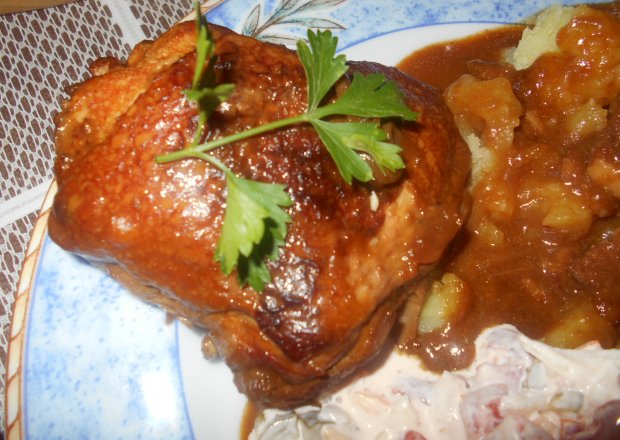 Fotografia przedstawiająca Kurczak z boczkiem, cebulą i sosem teriyaki