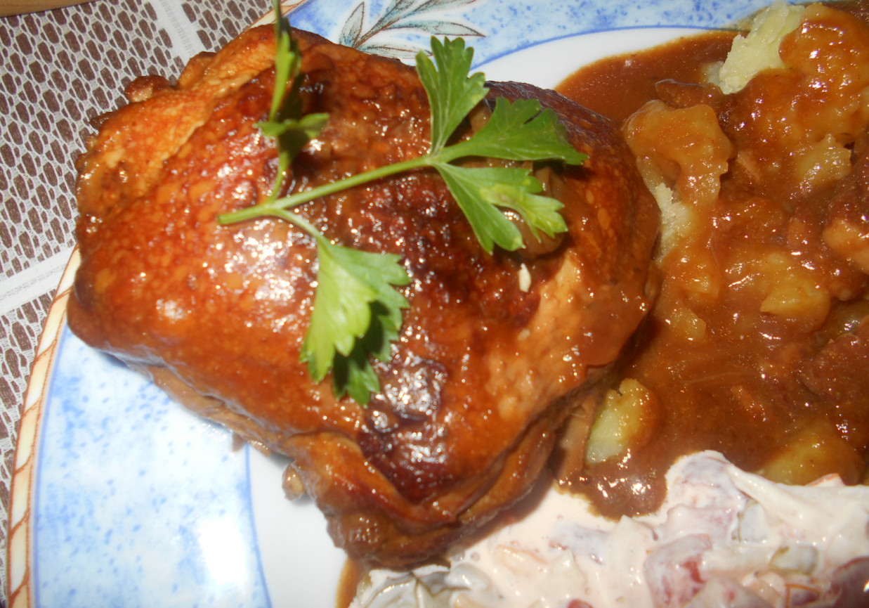 Kurczak z boczkiem, cebulą i sosem teriyaki foto