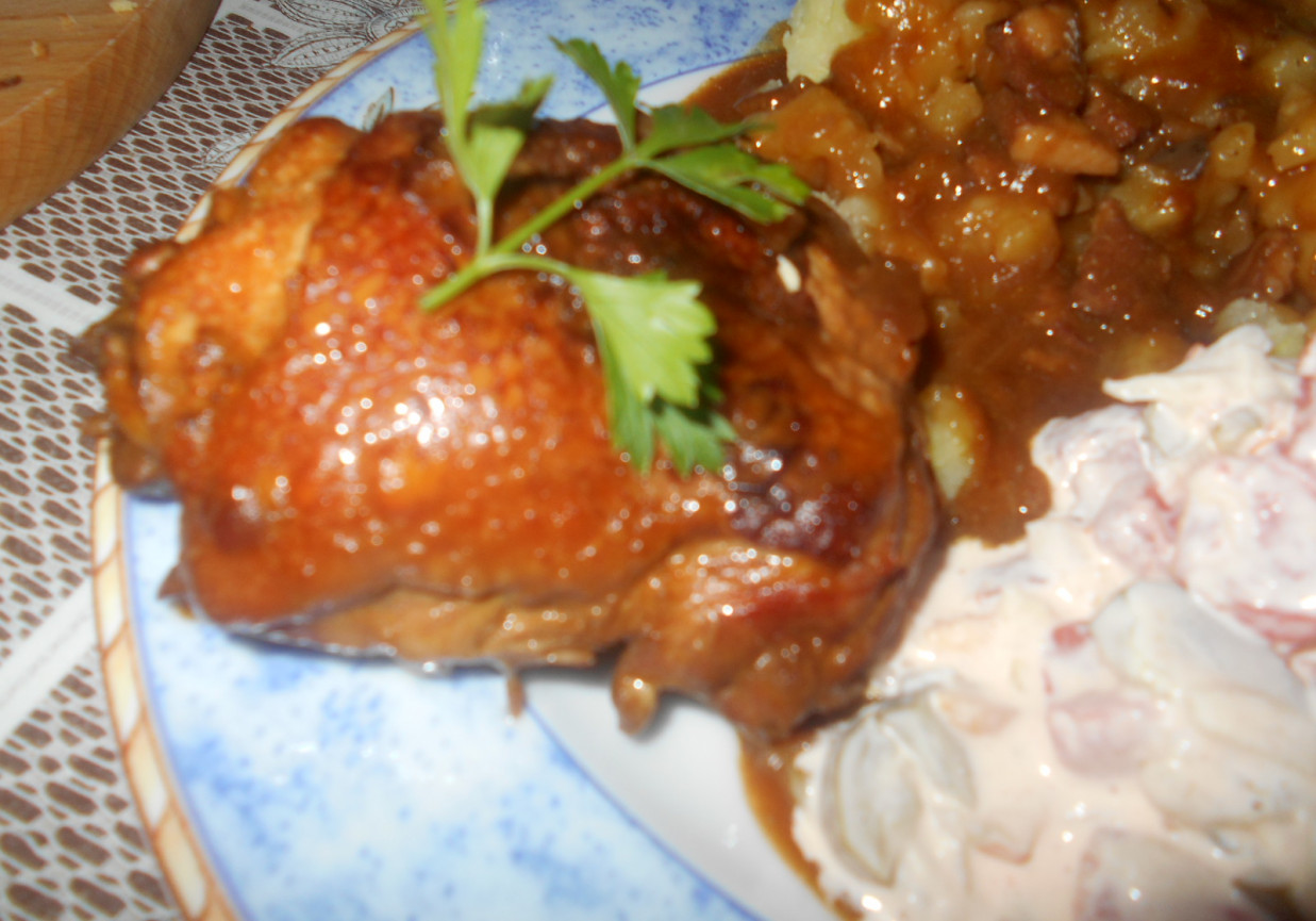 Kurczak z boczkiem, cebulą i sosem teriyaki foto