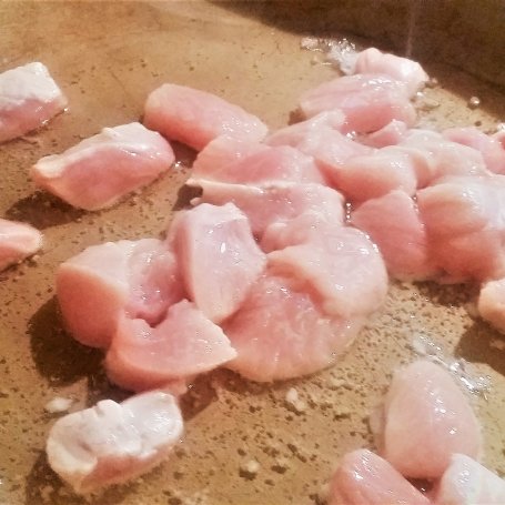 Krok 2 - Kurczak z ciecierzycą foto