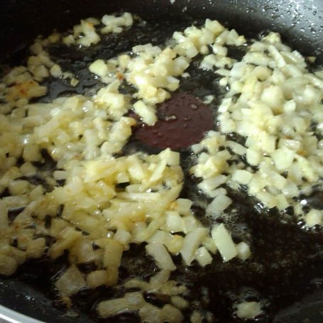 Krok 3 - Kurczak z curry i czarnuszką na ryżu foto