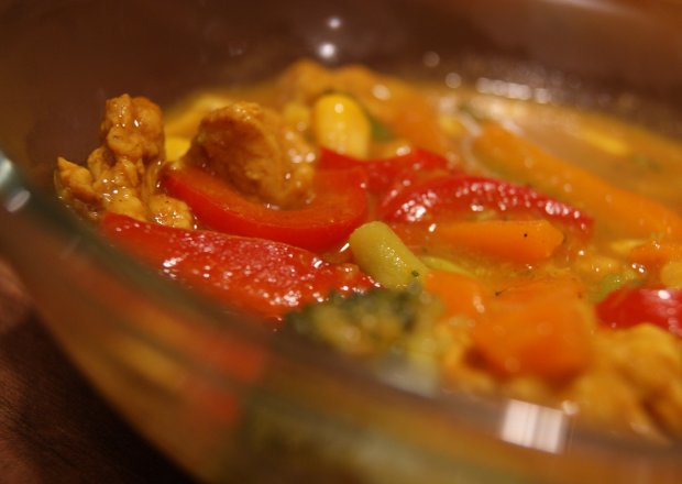 Fotografia przedstawiająca Kurczak z curry i kurkumą