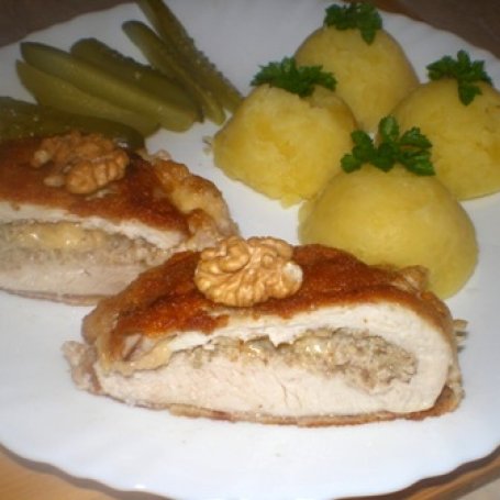 Krok 3 - Kurczak z orzechami i serem żółtym foto