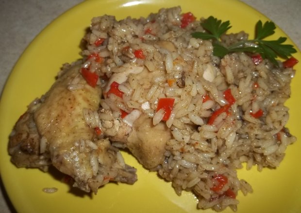 Fotografia przedstawiająca Kurczak z papryką w ryżu