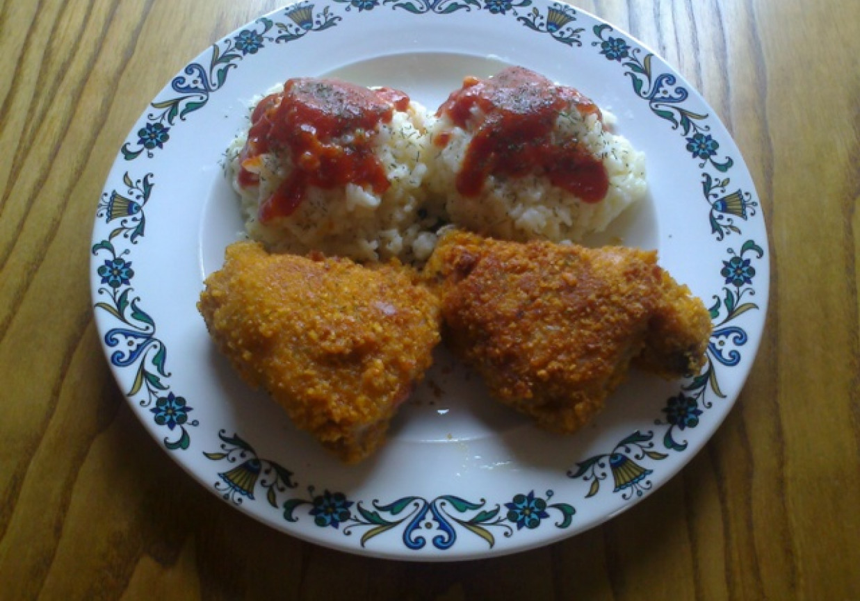 Kurczak z ryżem i sosem pomidorowym foto