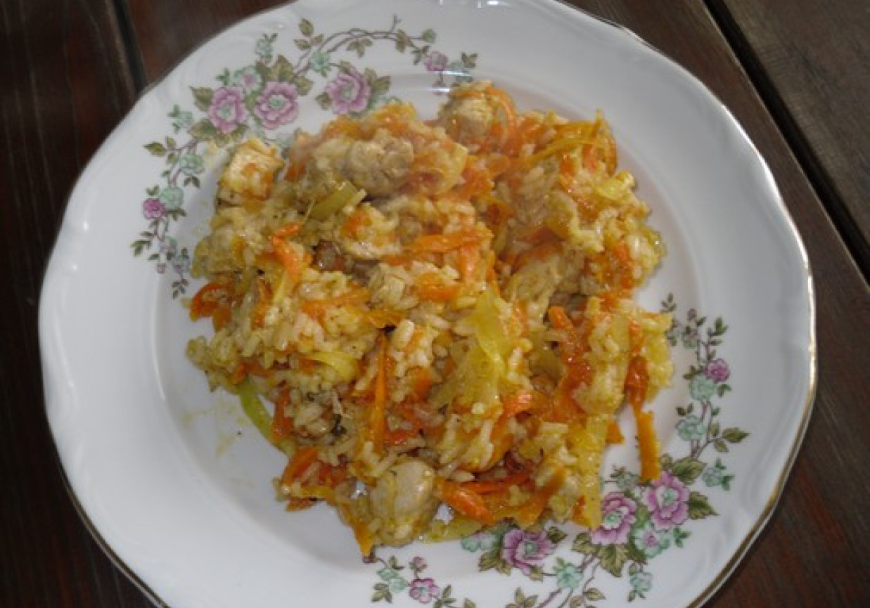 Kurczak z ryżem i warzywami foto